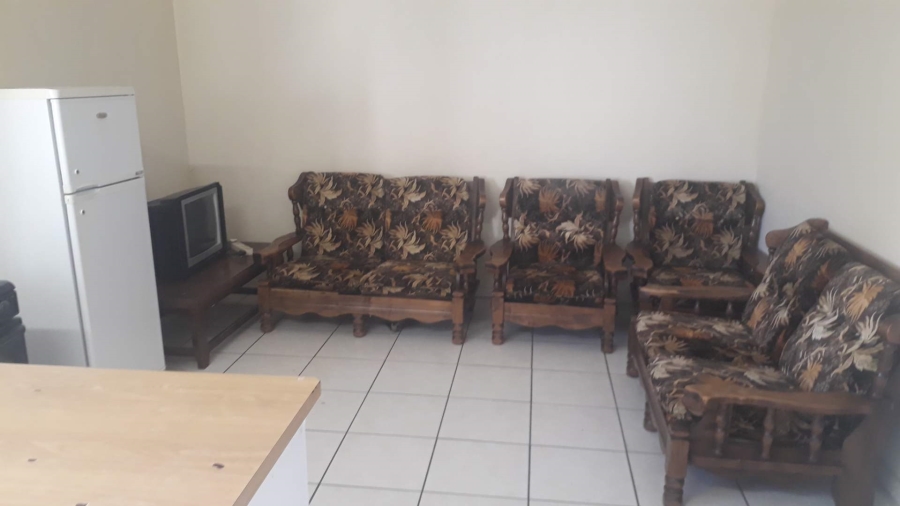 To Let 1 Bedroom Property for Rent in Summerstrand Eastern Cape